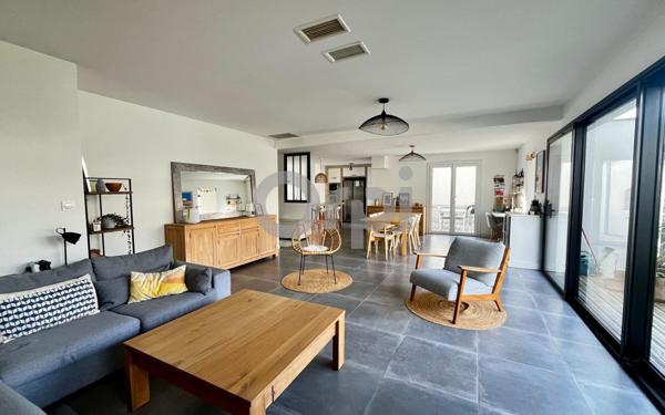 Maison à vendre    5 pièces • 165 m2 Saint-Xandre