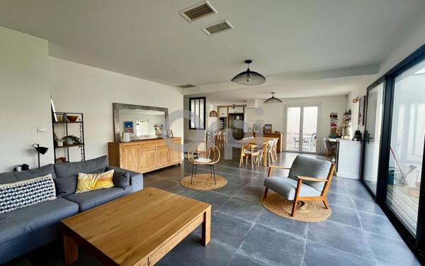 Maison à vendre    5 pièces • 165 m2 Saint-Xandre