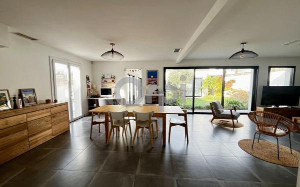 Maison à vendre    5 pièces • 165 m2 Saint-Xandre