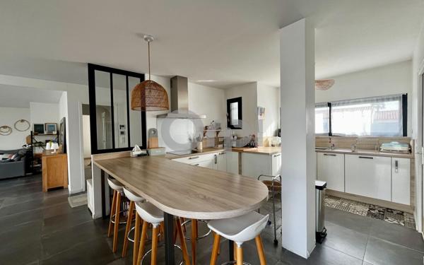 Maison à vendre    5 pièces • 165 m2 Saint-Xandre