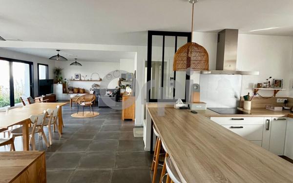 Maison à vendre    5 pièces • 165 m2 Saint-Xandre