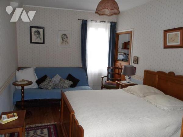 CLUGNAT (23) CREUSE,  A vendre charmante maison en pierres de 107 m² hab. comprenant au rez de ...