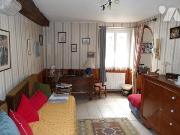 CLUGNAT (23) CREUSE,  A vendre charmante maison en pierres de 107 m² hab. comprenant au rez de ...