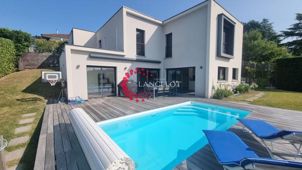 Maison récente 7 P louée meublée avec vue et piscine