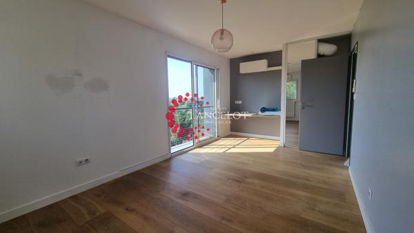 Maison récente 7 P louée meublée avec vue et piscine