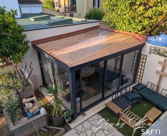 Villa de 95M2, 4 pieces et. 3ch avec piscine.