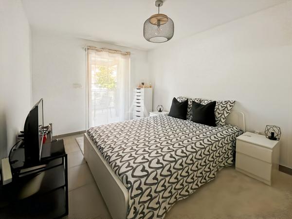 Appartement type 2 de 39 m2 , terrasse, et garage fermé à Marseille 13013