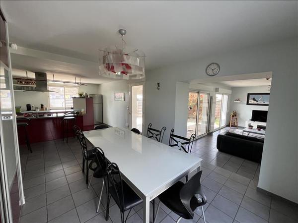 Maison à vendre |  Martignas-sur-Jalle |  8 pièces | 185 m²