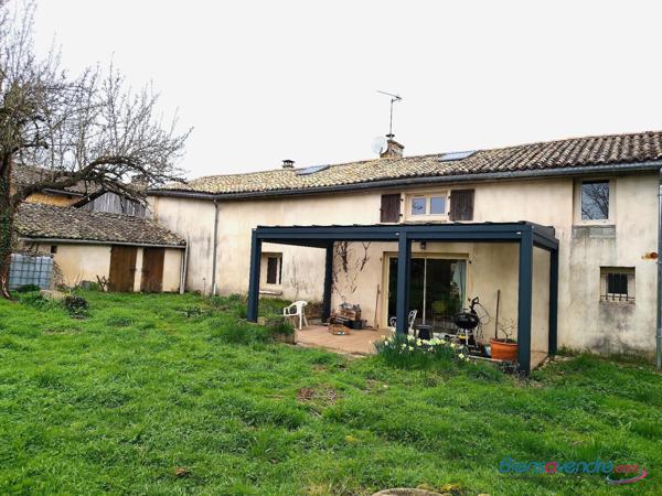 BELLE LONGERE A FINIR D'AMENAGER