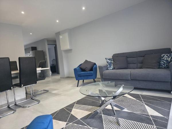 APPARTEMENT 70M2 EN T3 À Cavalaire-sur-Mer Charmant T3 entièrement rénové avec terrasse, piscine et parking