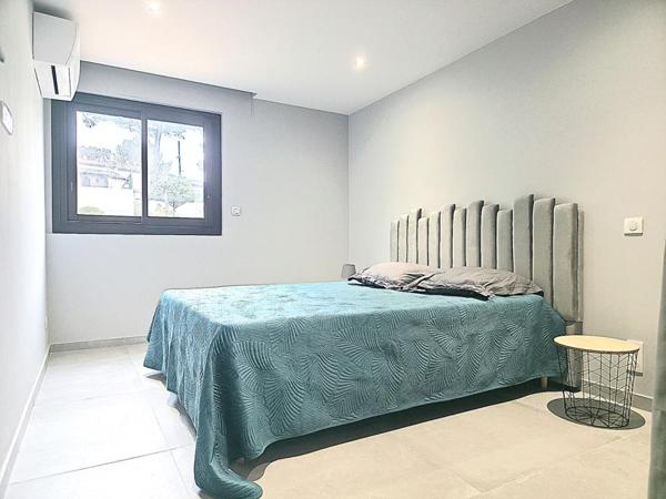 APPARTEMENT 70M2 EN T3 À Cavalaire-sur-Mer Charmant T3 entièrement rénové avec terrasse, piscine et parking