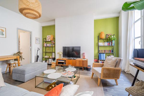 BORDEAUX TRIANGLE D'OR - Bel appartement T2 d'environ 48m²