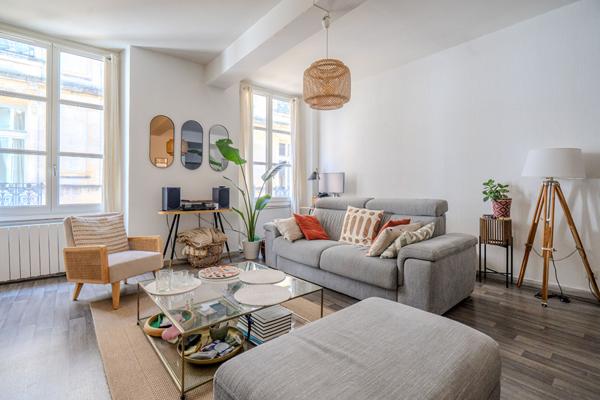 BORDEAUX TRIANGLE D'OR - Bel appartement T2 d'environ 48m²