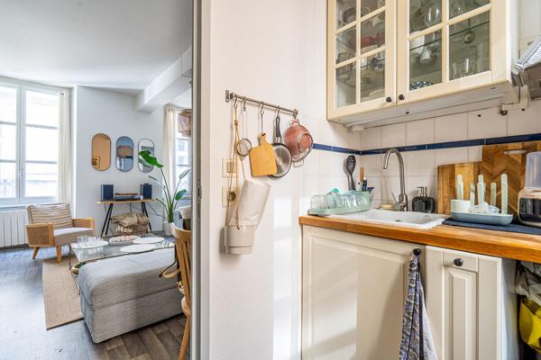 BORDEAUX TRIANGLE D'OR - Bel appartement T2 d'environ 48m²