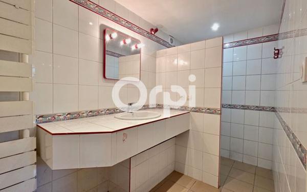 Maison à vendre    6 pièces • 130,20 m2 Décines-Charpieu