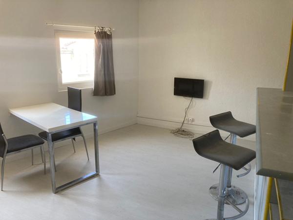 A LOUER STUDIO CENTRE VILLE ,  La rochelle