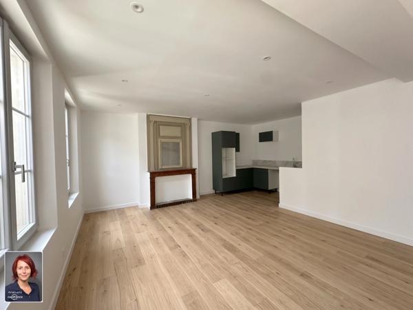 Au centre de Courville-Sur-Eure - maison de 83 m², trois chambres, vie de plain pied