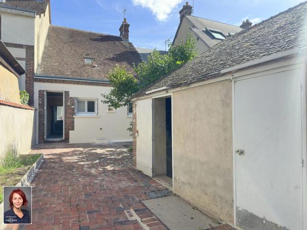 Au centre de Courville-Sur-Eure - maison de 83 m², trois chambres, vie de plain pied