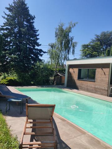 Crépieux limite Caluire belle maison familiale au calme d'une impasse