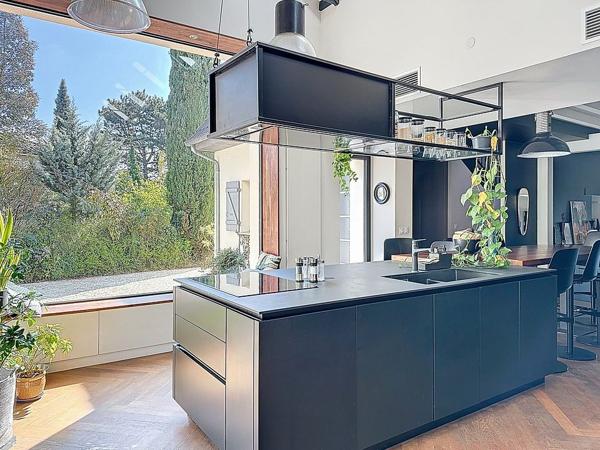 Crépieux limite Caluire belle maison familiale au calme d'une impasse