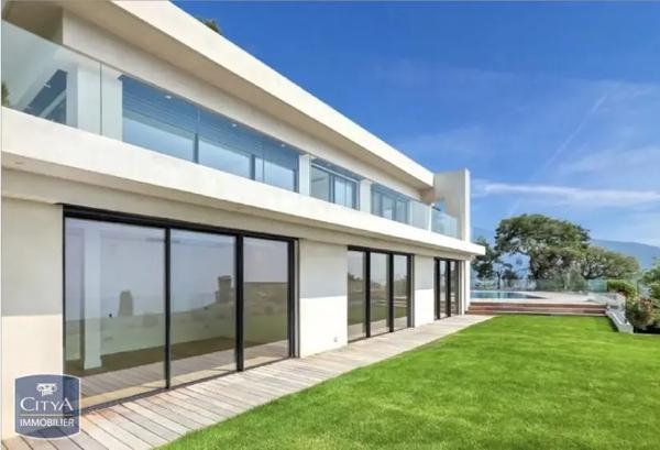 Maison à vendre 5 pièces 238m² Roquebrune-Cap-Martin (06190)