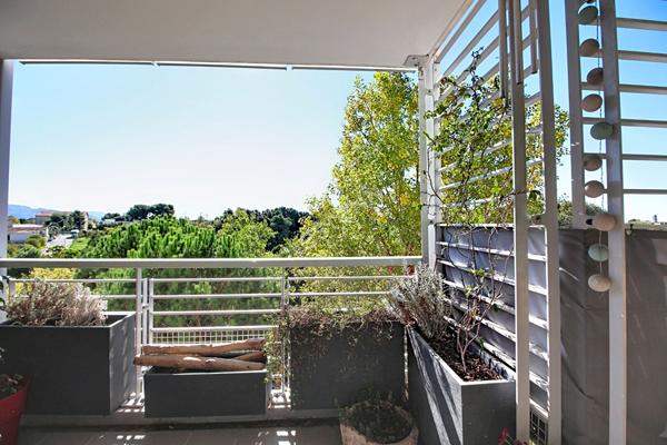 Marseille 13 -ème 14 -ème LES CHLOROPHYLLES -T3 lumineux avec grande terrasse, box et résidence récente