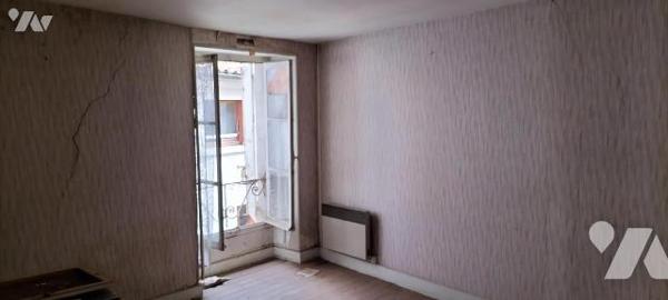 PROCHE TOUTES COMMODITES. Beau rendement pour cet ensemble de 3 maisons dont 2 louées + grand j...