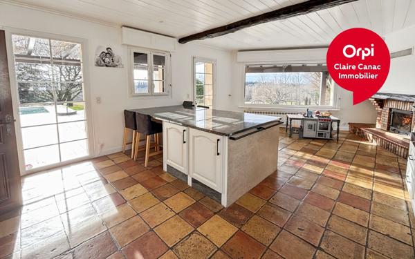 Maison à vendre    6 pièces •  Burlats