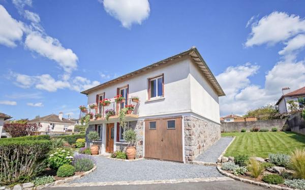 Maison à vendre    5 pièces • 101 m2 Aurillac