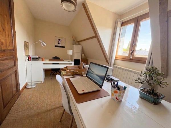 Maison à BROSVILLE, 27930 - 6 pièces 151m²