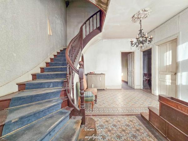 Maison à CHOLET, 49300 - 11 pièces 223m²