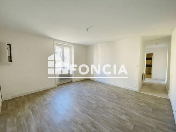 Location Appartement 3 pièces 58.82 m² - 21 RUE DE LA TREMOILLE Thouars 79100