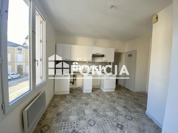 Location Appartement 3 pièces 58.82 m² - 21 RUE DE LA TREMOILLE Thouars 79100