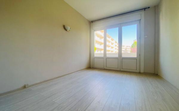 Appartement à vendre    4 pièces • 95 m2 Saint-Quentin