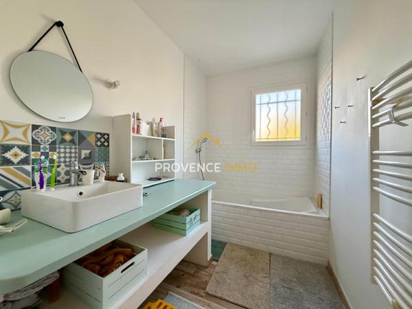 Salon-de-Provence (13300) Maison Plain Pied - 110m² - Garage - Piscine - Terrain de 688m²