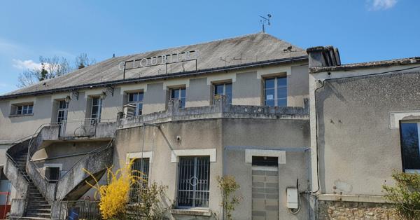 À vendre - Locaux d'activités/entrepôts 2126 m² situé à La Pellerine (49490)