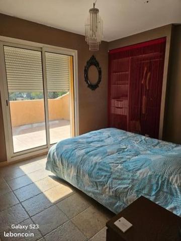 Maison T8 200 m2 jardin 1200 m2 garage, piscine