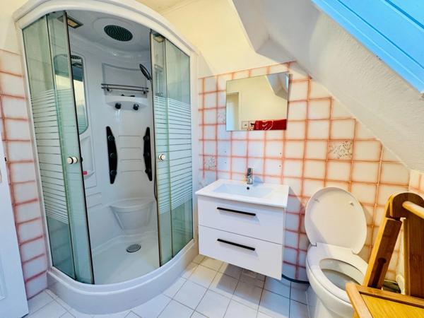 Maison familiale avec piscine sur 3 625 m² de terrain