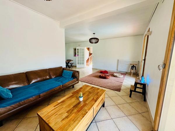 Maison familiale avec piscine sur 3 625 m² de terrain