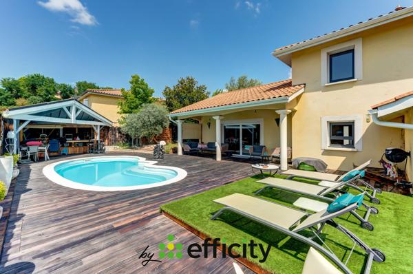 Maison
         6 pièces
        - 183 m² Bien prestige 895 000 € *