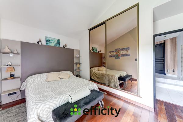 Maison
         6 pièces
        - 183 m² Bien prestige 895 000 € *