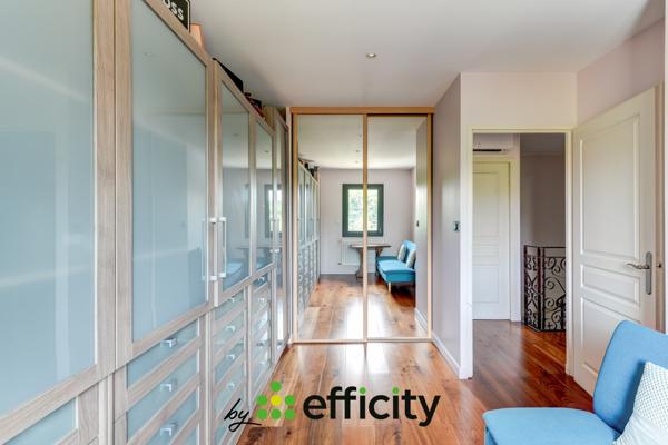 Maison
         6 pièces
        - 183 m² Bien prestige 895 000 € *
