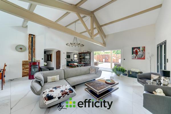 Maison
         6 pièces
        - 183 m² Bien prestige 895 000 € *