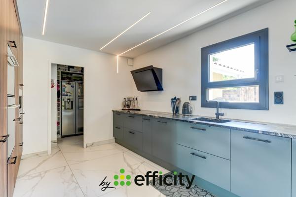 Maison
         6 pièces
        - 183 m² Bien prestige 895 000 € *