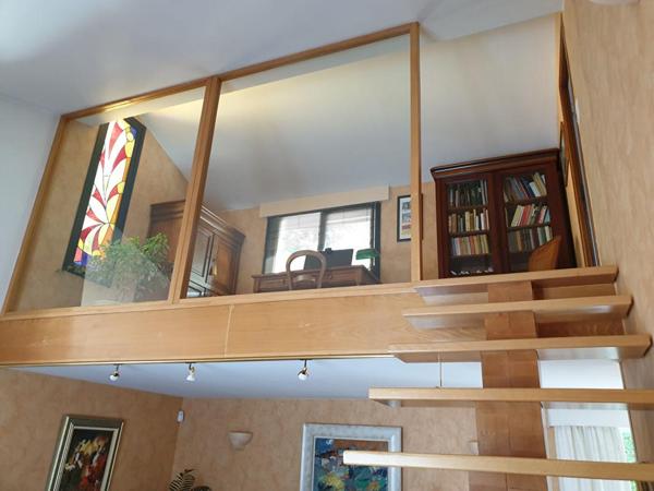 Un ensemble regroupant une maison d'architecte indépendante  avec grand garage, local professionnel et un locatif à Amélie les Bains
