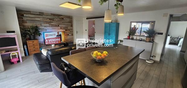 Maison Saint Laurent De La Salanque de 180 m2 divisée en deux appartements