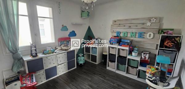 Maison Saint Laurent De La Salanque de 180 m2 divisée en deux appartements