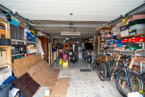 Le calme résidentiel, la lumière et une piscine pour profiter pleinement; votre nouvelle vie commence ici !