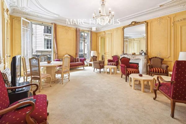 Paris VIII triangle d’or – Place François 1er – Appartement de réception