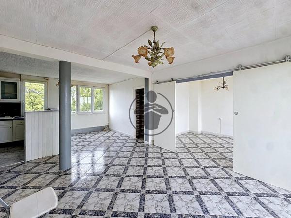 Vente                                                      Appartement
                        
                     3 pièces                                         à Saint-Quentin